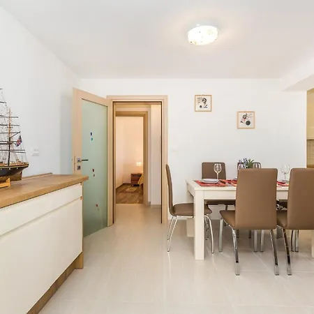 1 Bedroom Amazing In Appartement *