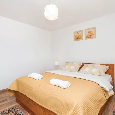 1 Bedroom Beautiful In Apartament