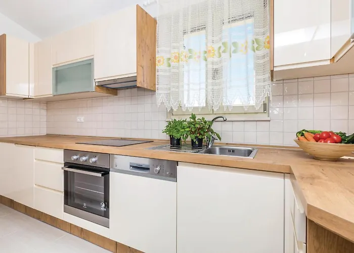 1 Bedroom Amazing In Apartamento